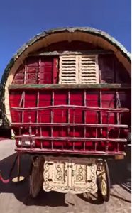 Caravana gitana inglesa tipo Reading. Parte trasera