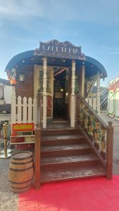 Carromato Cafetería del Circo Raluy: 100 años de historia. Entrada al Carromato Cafetería