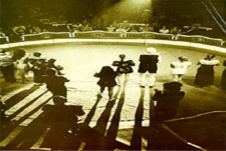 Circo Raluy en Argentina, noticia en La Nación. La pista del Raluy en Argentina.