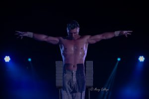 Circo en Igualada. Omar Marton preparado para su número