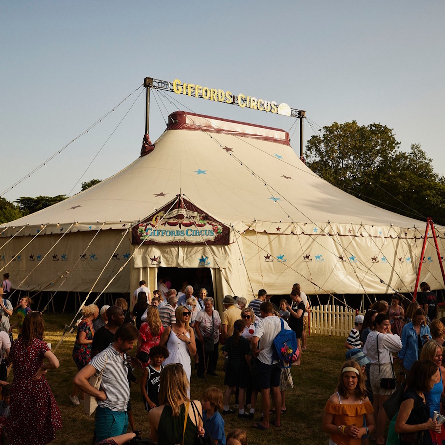 Giffords Circus del Reino Unido