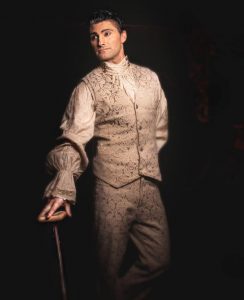 Omar Marton artista circense especializado en equilibrio