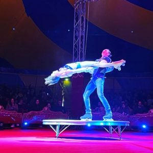 Skating Rey, patinadores acrobáticos que formaron parte del espectáculo Amuza del Circo Raluy
