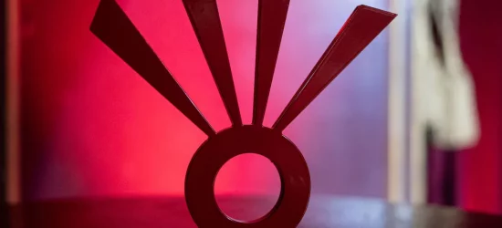 Los Premios Zirkolika regresan en 2025 con una gala de circo en el Raluy en Barcelona. Imagen del Premio Zirkolica.